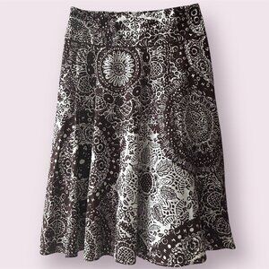 Women's Boho Midi Skirt Swing Skirt Size Small  LightWeight Mid Calf  Pleated